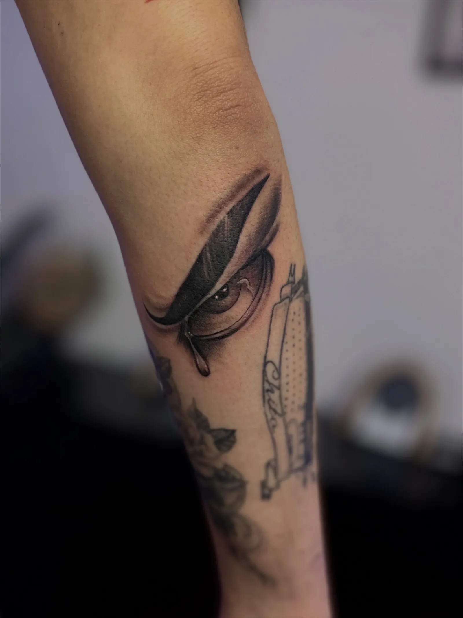 Tatuaje fine line en Albacete - ACUS TATTOO